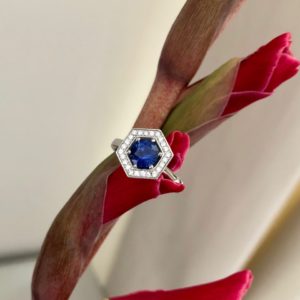 Sapphire and diamond hexagonal halo